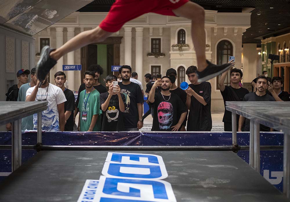 Parkour speed run competitions in Tehran